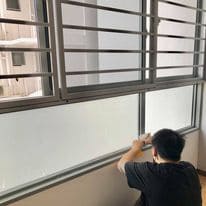 สติกเกอร์ติดกระจกฝ้า