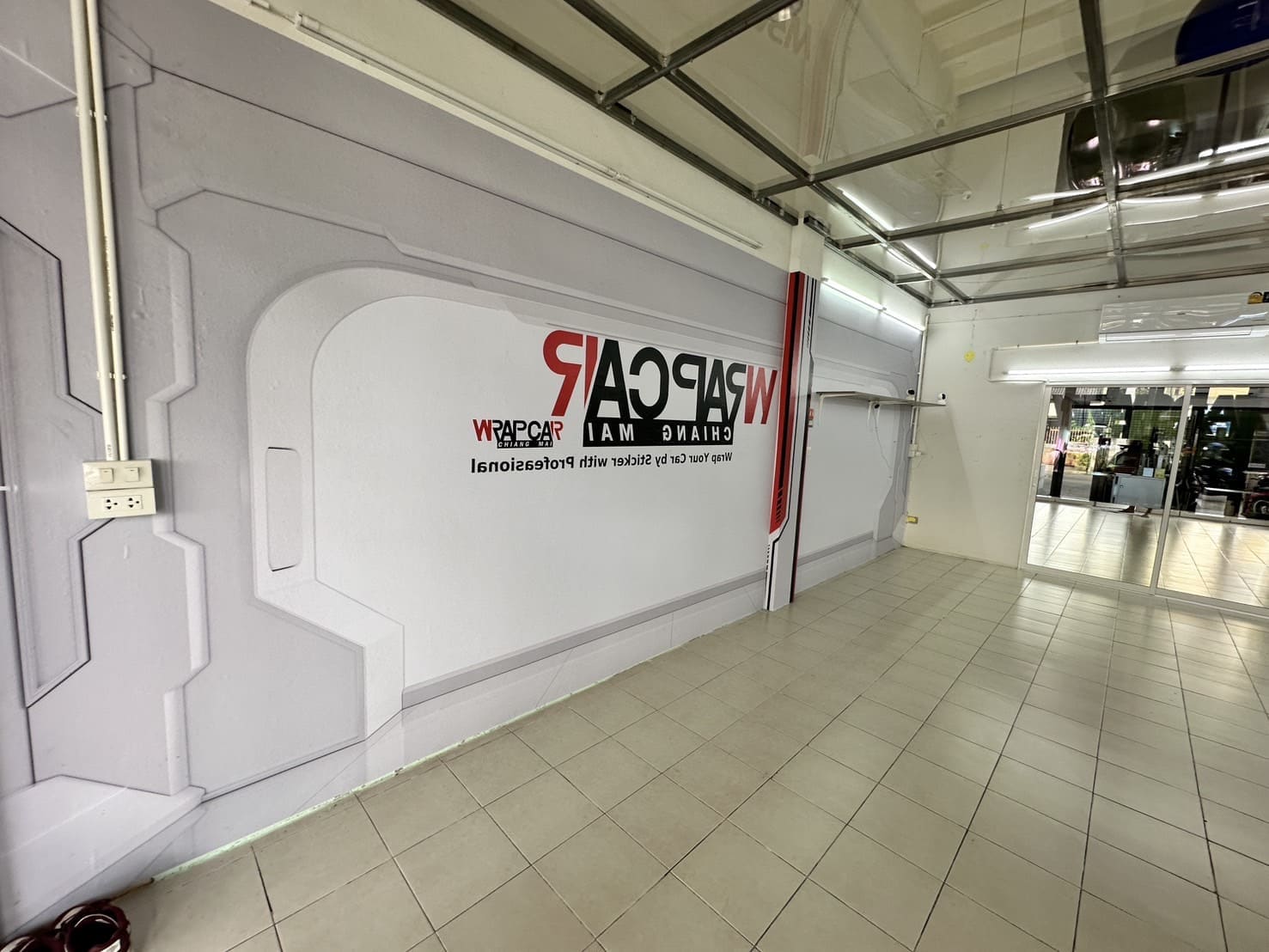 พิมพ์สติ๊กเกอร์ติดผนัง