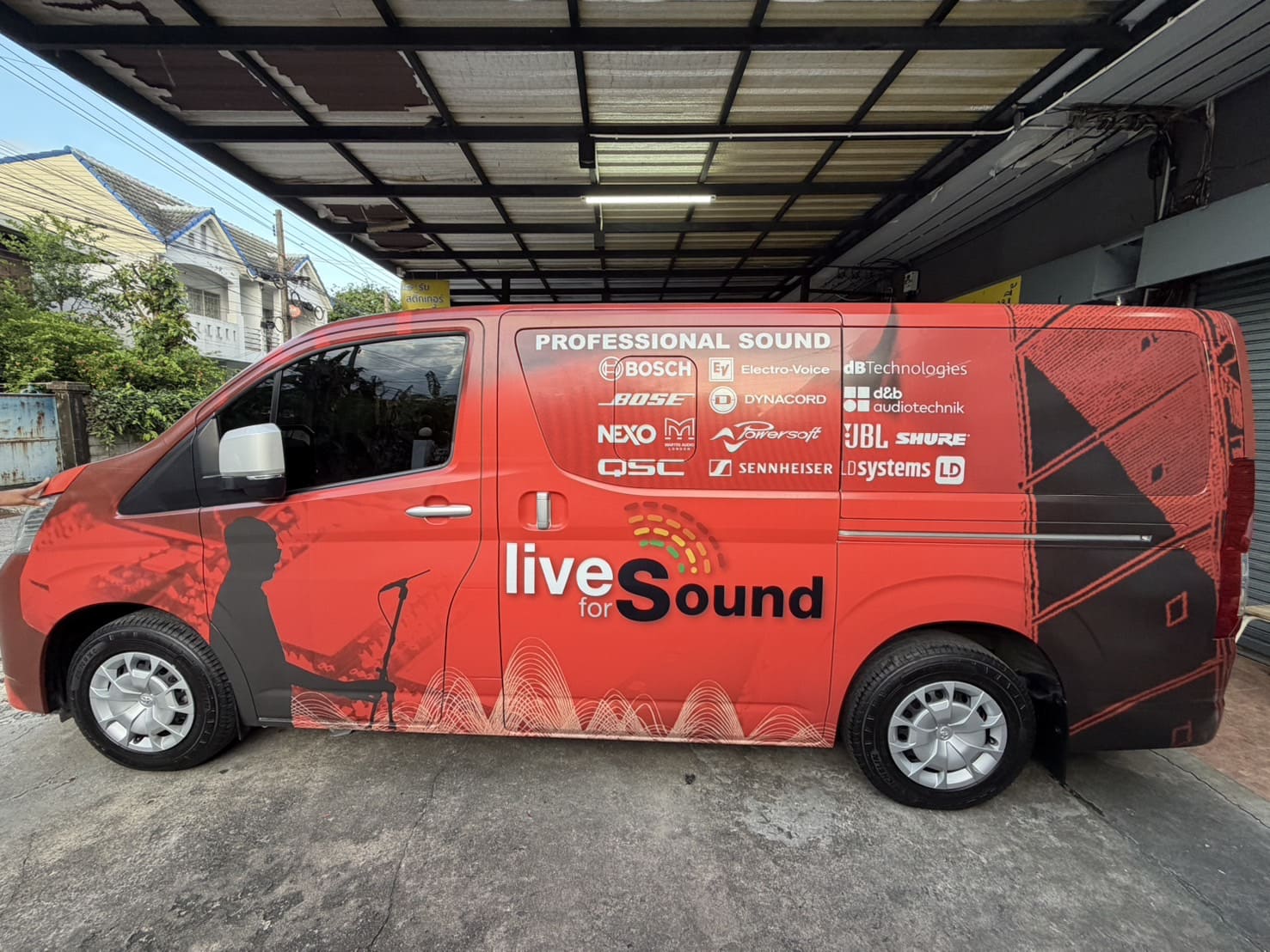 สติ๊กเกอร์โฆษณาติดรถ