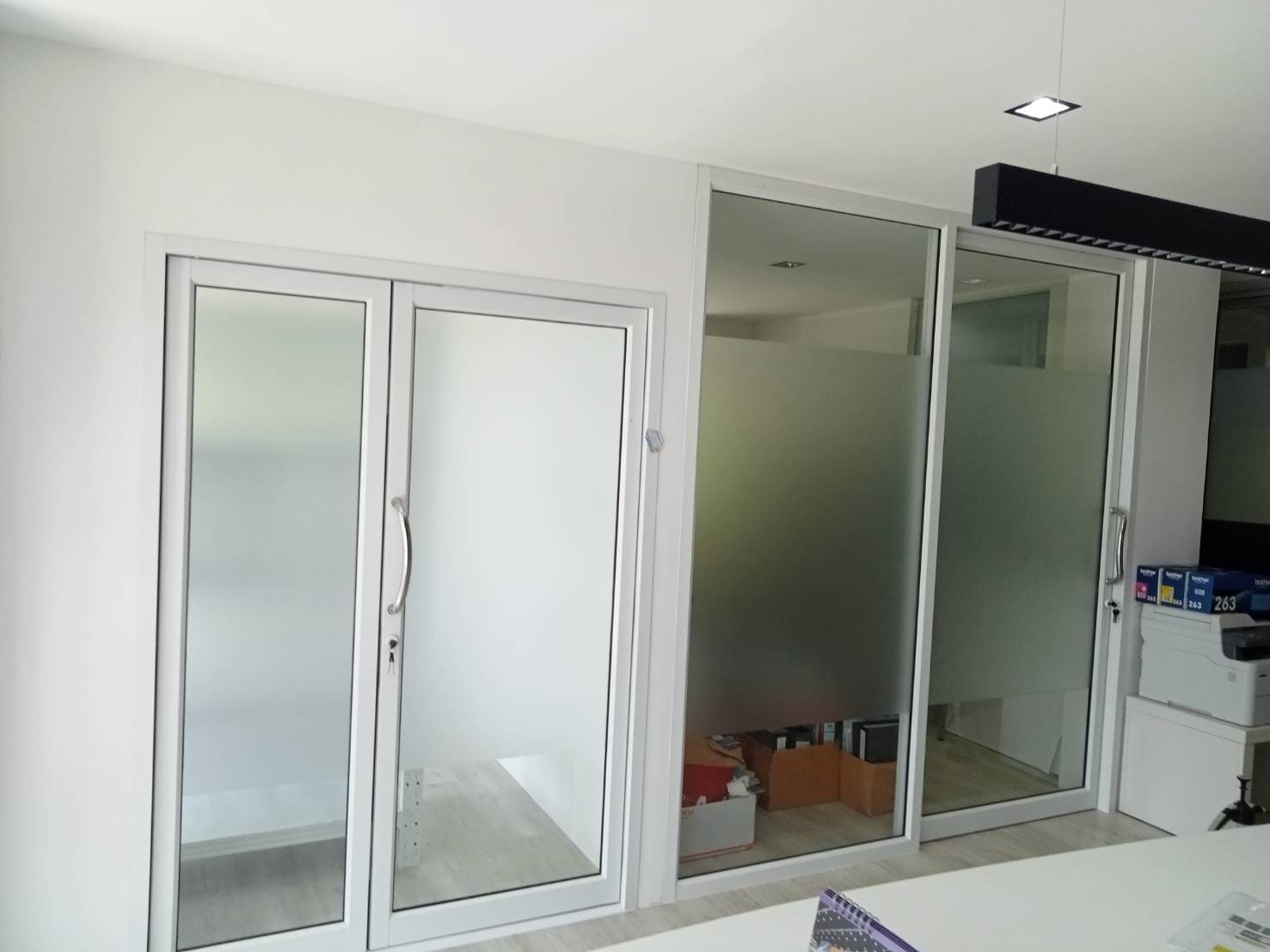 stickerฝ้า ติดกระจกออฟฟิศ