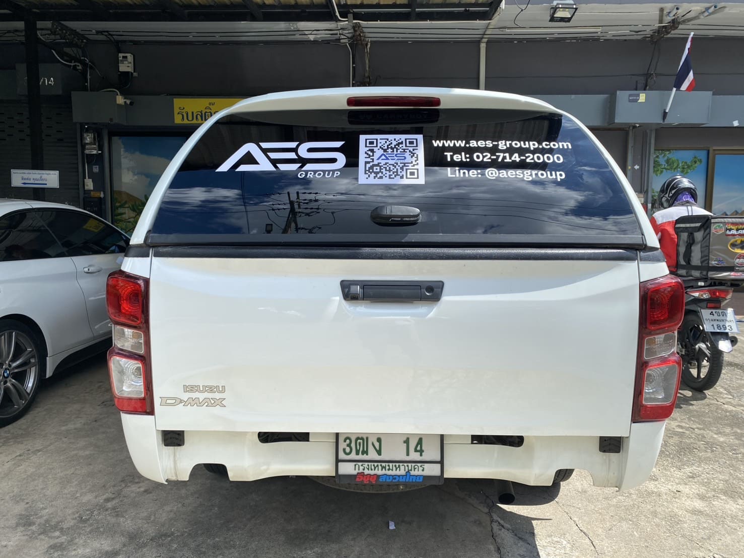 ตัดสติ๊กเกอร์ติดกระจกรถใกล้ฉัน