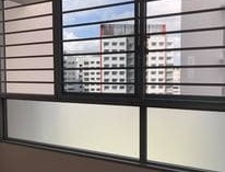 ติดตั้ง stickerฝ้า กระจกคอนโด