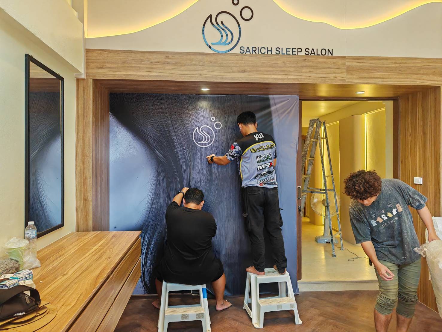 บริการช่างสติ๊กเกอร์ติดผนังมืออาชีพ