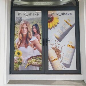 ป้ายสติ๊กเกอร์ติดกระจก