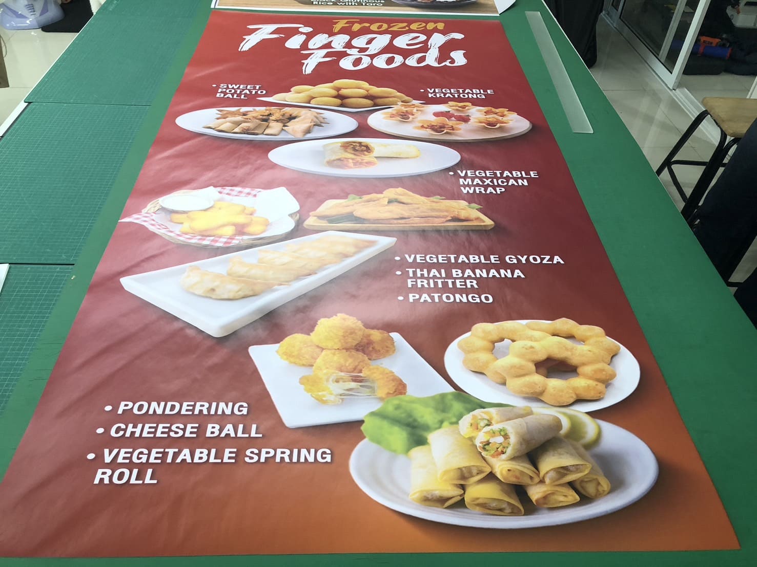 ป้ายสติ๊กเกอร์เมนูติดกระจกร้านอาหาร