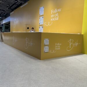 พิมพ์สติ๊กเกอร์ติดผนังปิดปรับปรุงร้าน