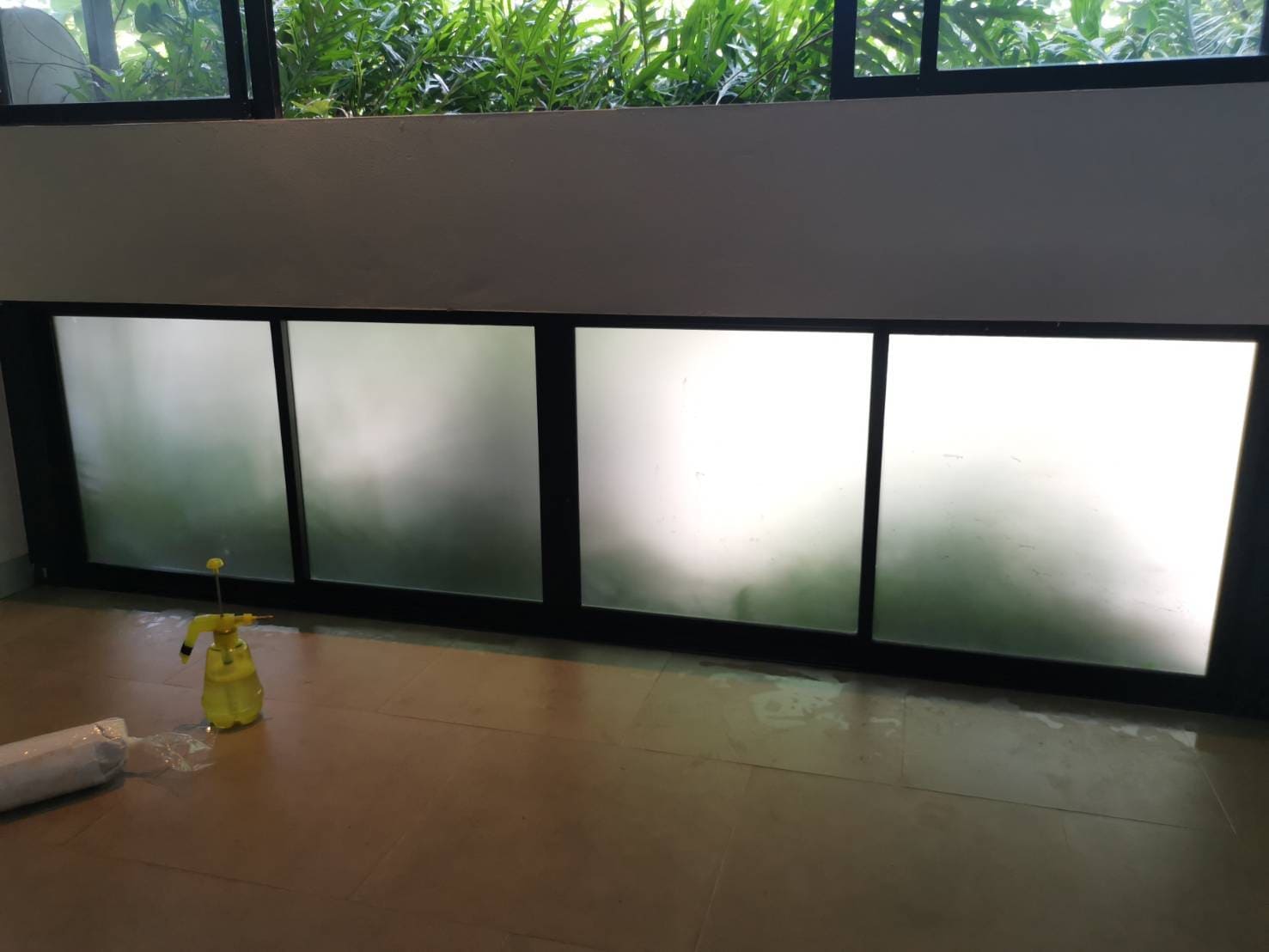 ฟิล์มขุ่นติดกระจก