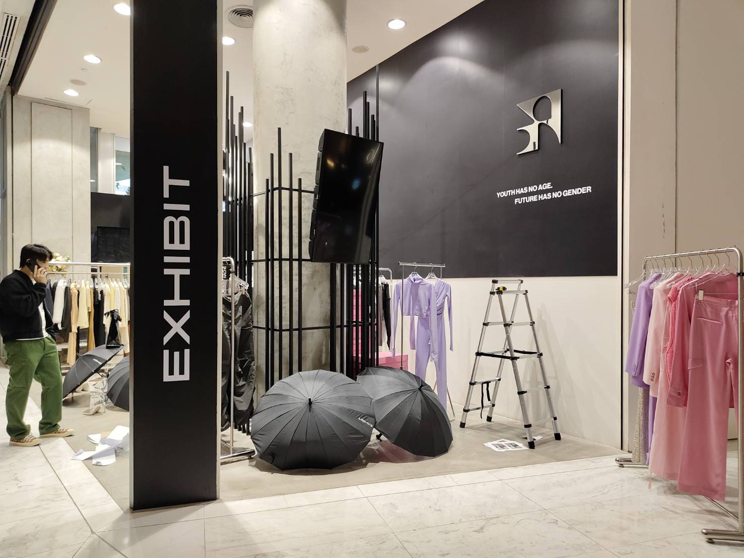 รับทำสติ๊กเกอร์ติดผนัง