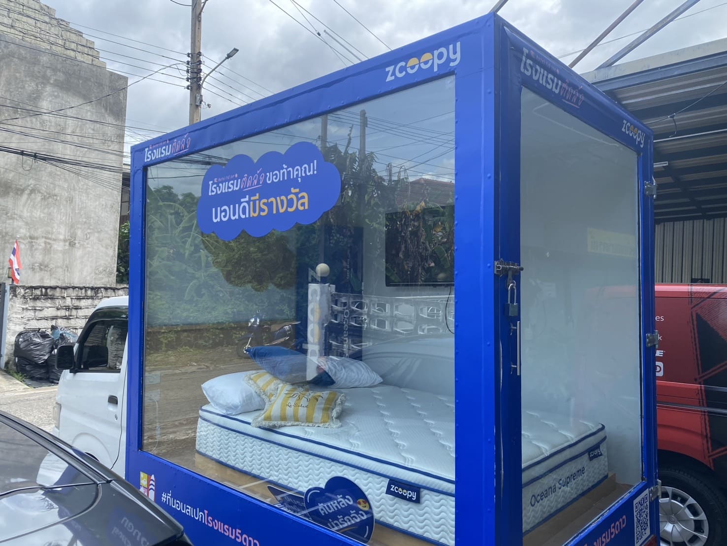 รับทำสติ๊กเกอร์รถโฆษณา ทุกรูปแบบ