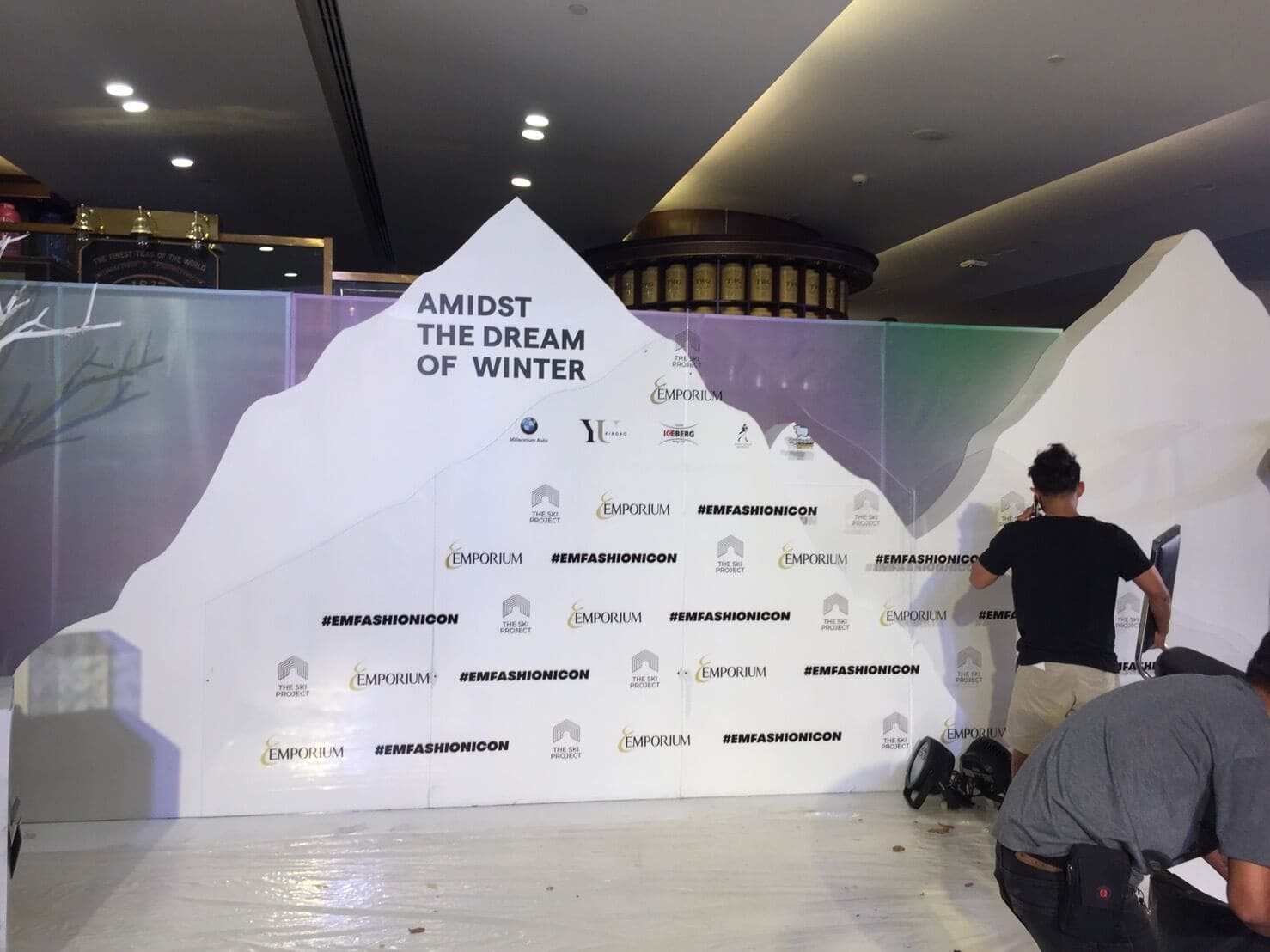 รับปริ้นสติกเกอร์ติดผนัง ตามงบ