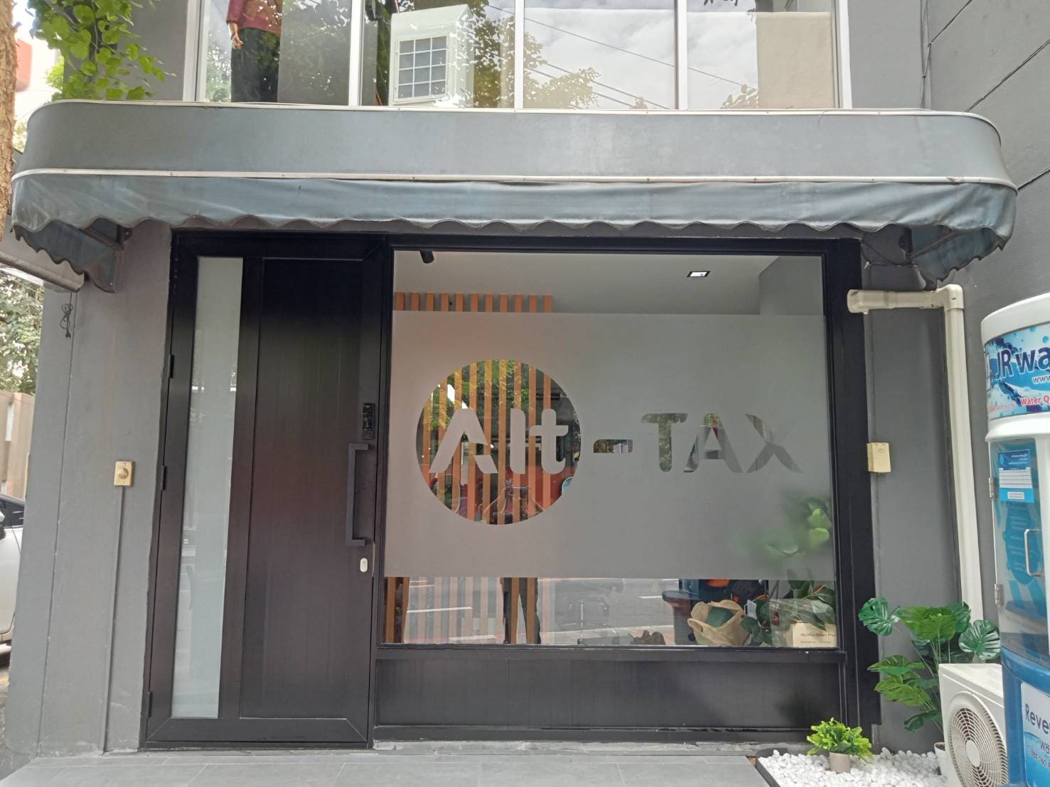 ร้านทำสติ๊กเกอร์ติดกระจกฝ้า