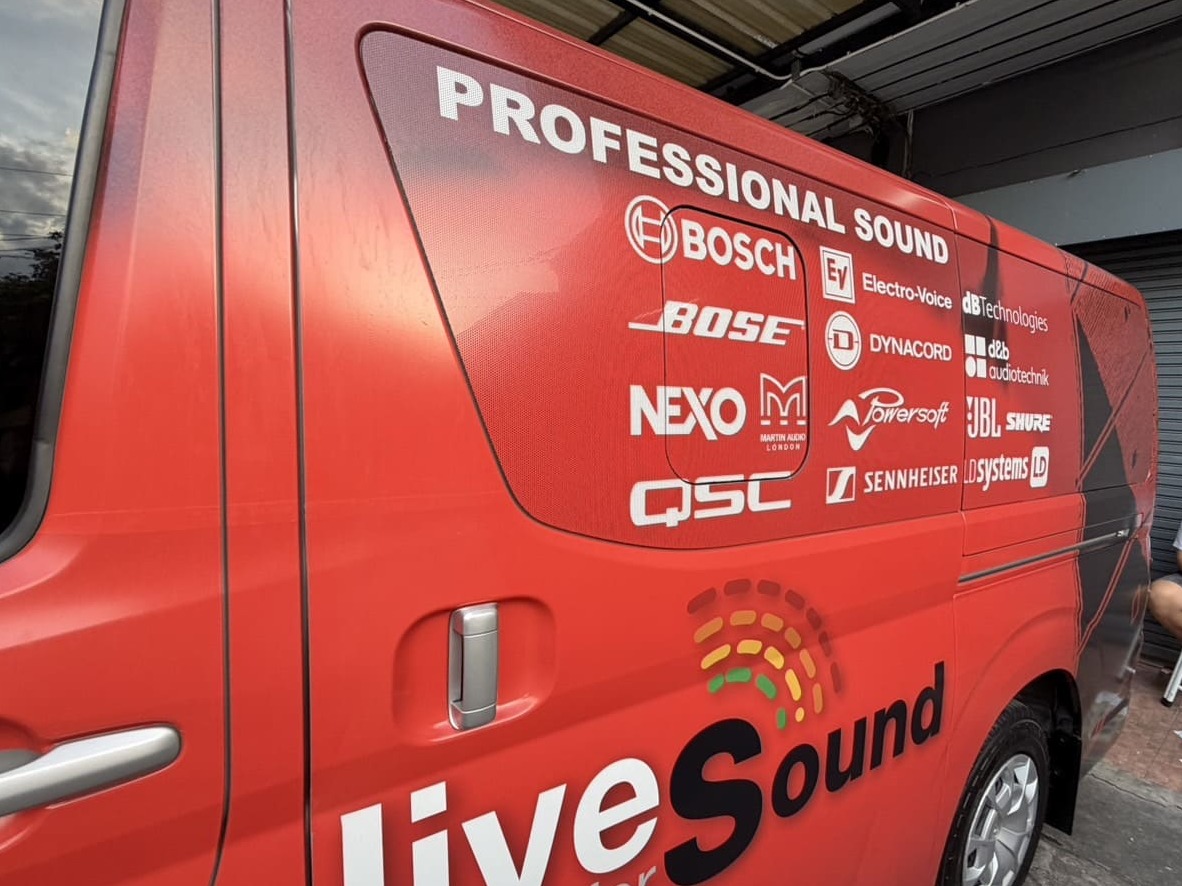 ร้านทําสติ๊กเกอร์ติดกระจกรถ