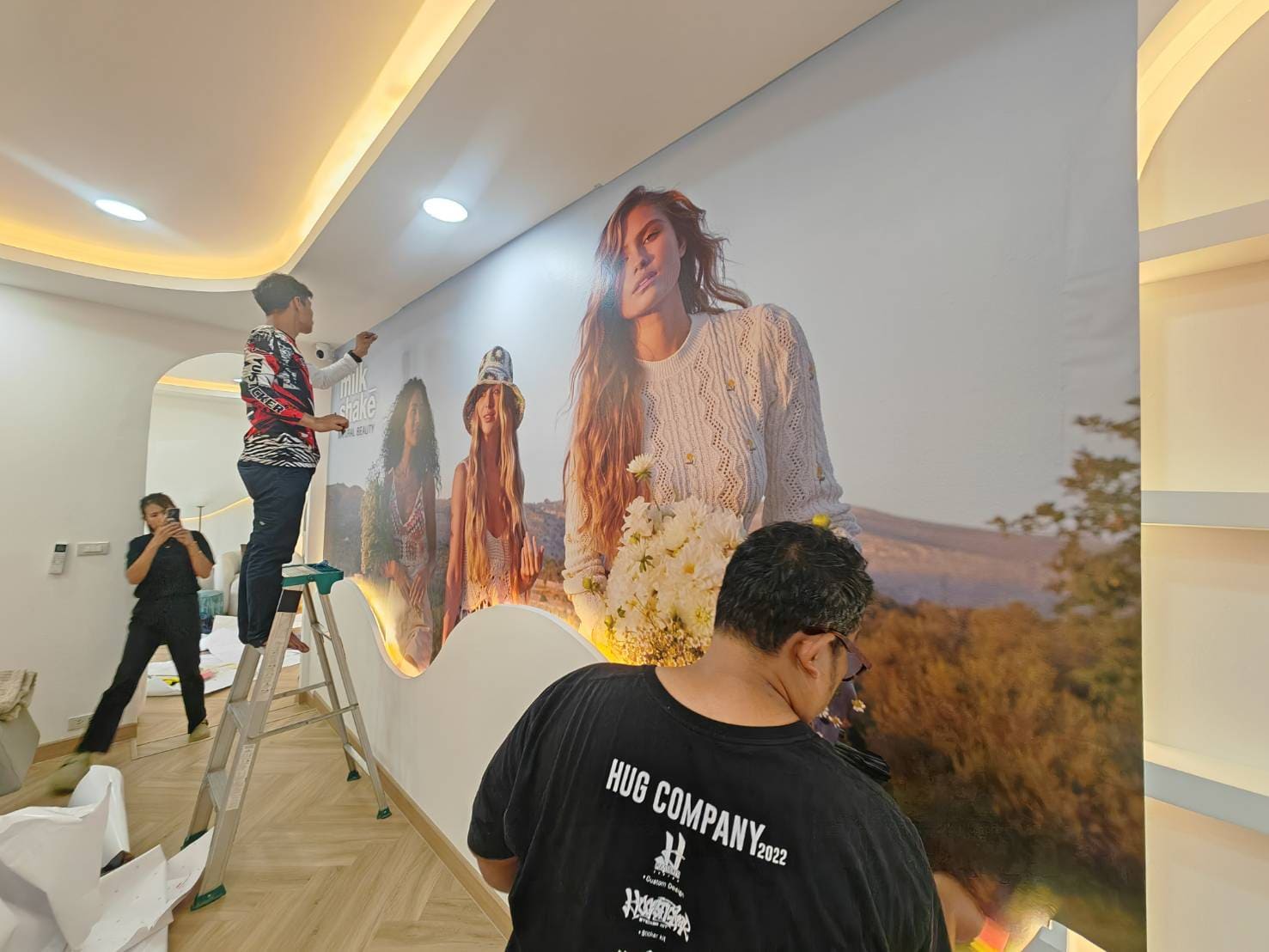 ร้านพิมพ์และติดตั้งสติ๊กเกอร์ติดผนัง ครบวงจร