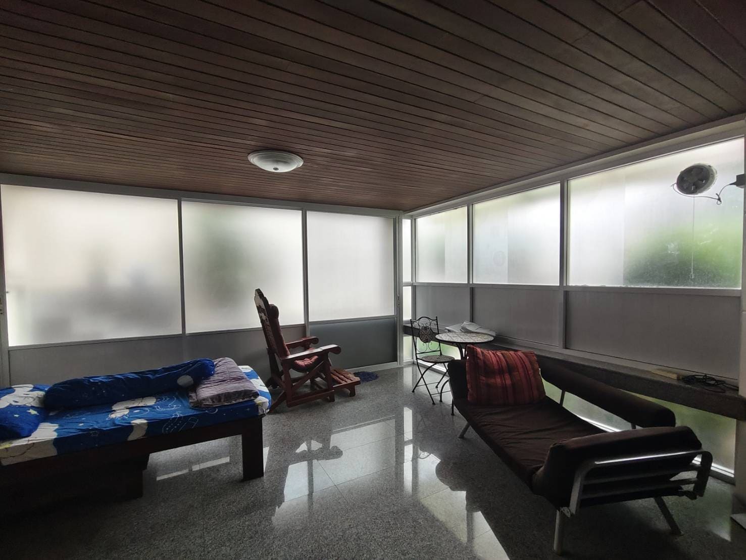 สติกเกอร์ฝ้าติดกระจกบ้าน