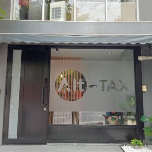 รับทำสติ๊กเกอร์ขุ่นติดกระจก