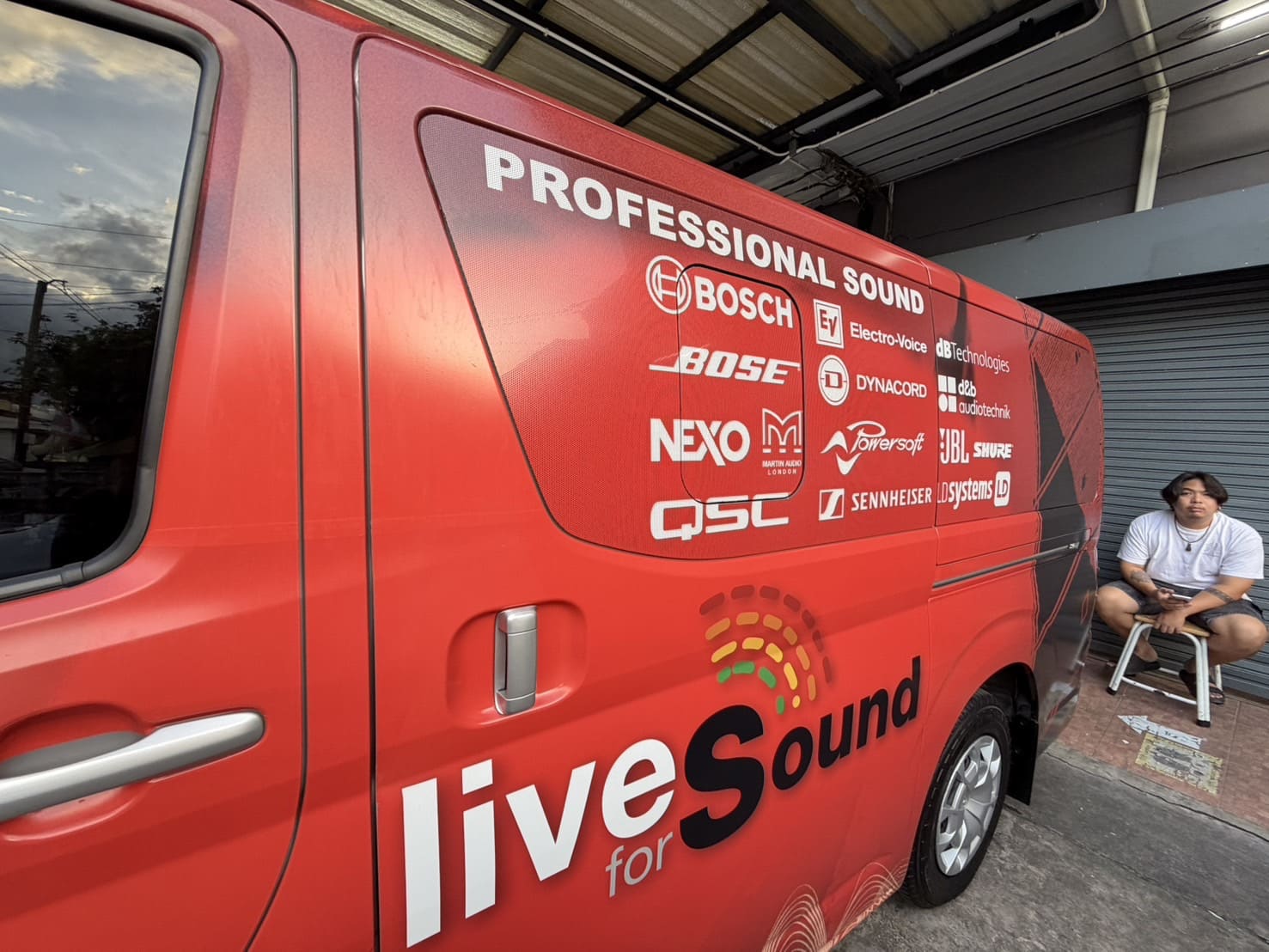 สติ๊กเกอร์ซีทรู 3M ติดกระจกรถยนต์