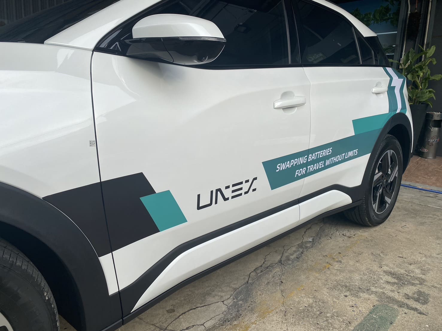 สั่งตัดสติ๊กเกอร์ติดรถ