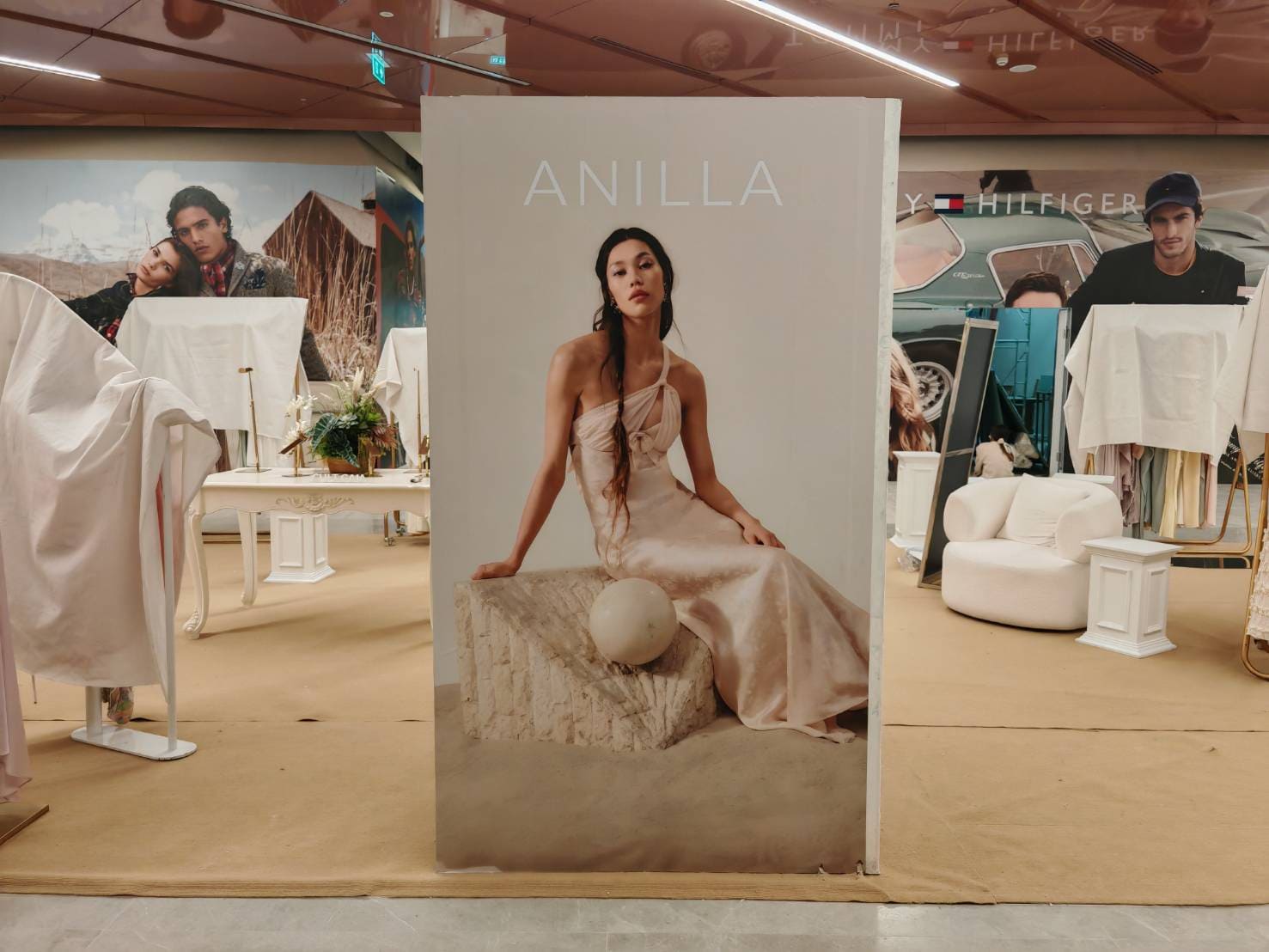 สติ๊กเกอร์ติดผนังบูธ งานอีเว้นท์