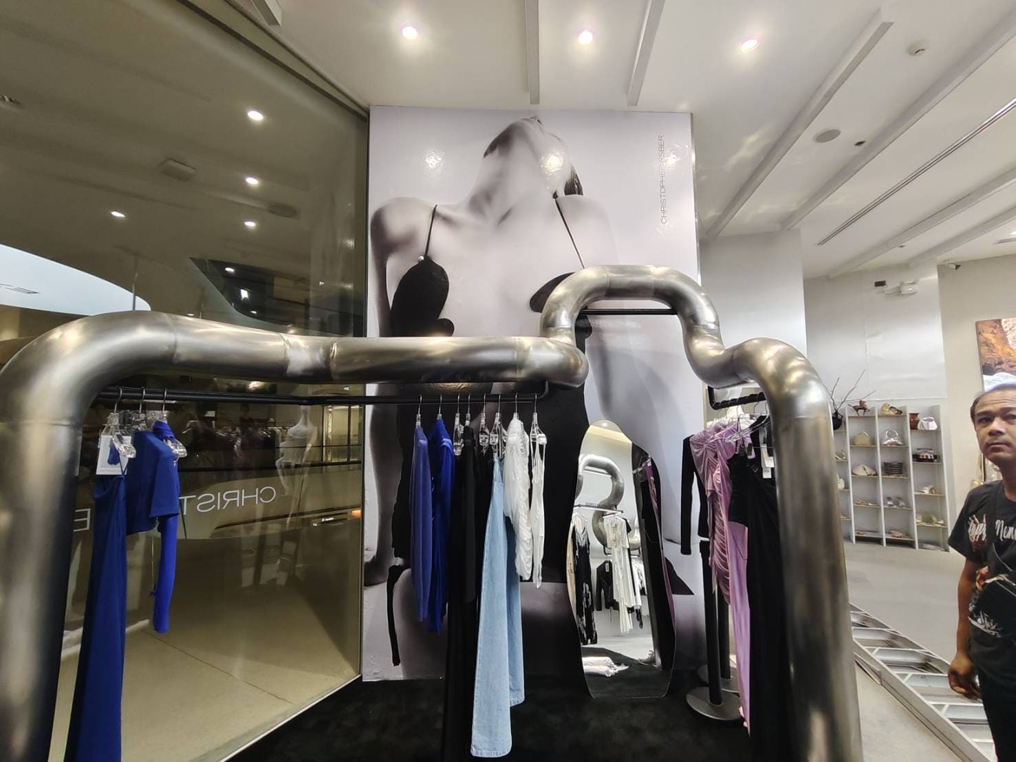 สติ๊กเกอร์ติดผนังบูธขายเสื้อผ้า