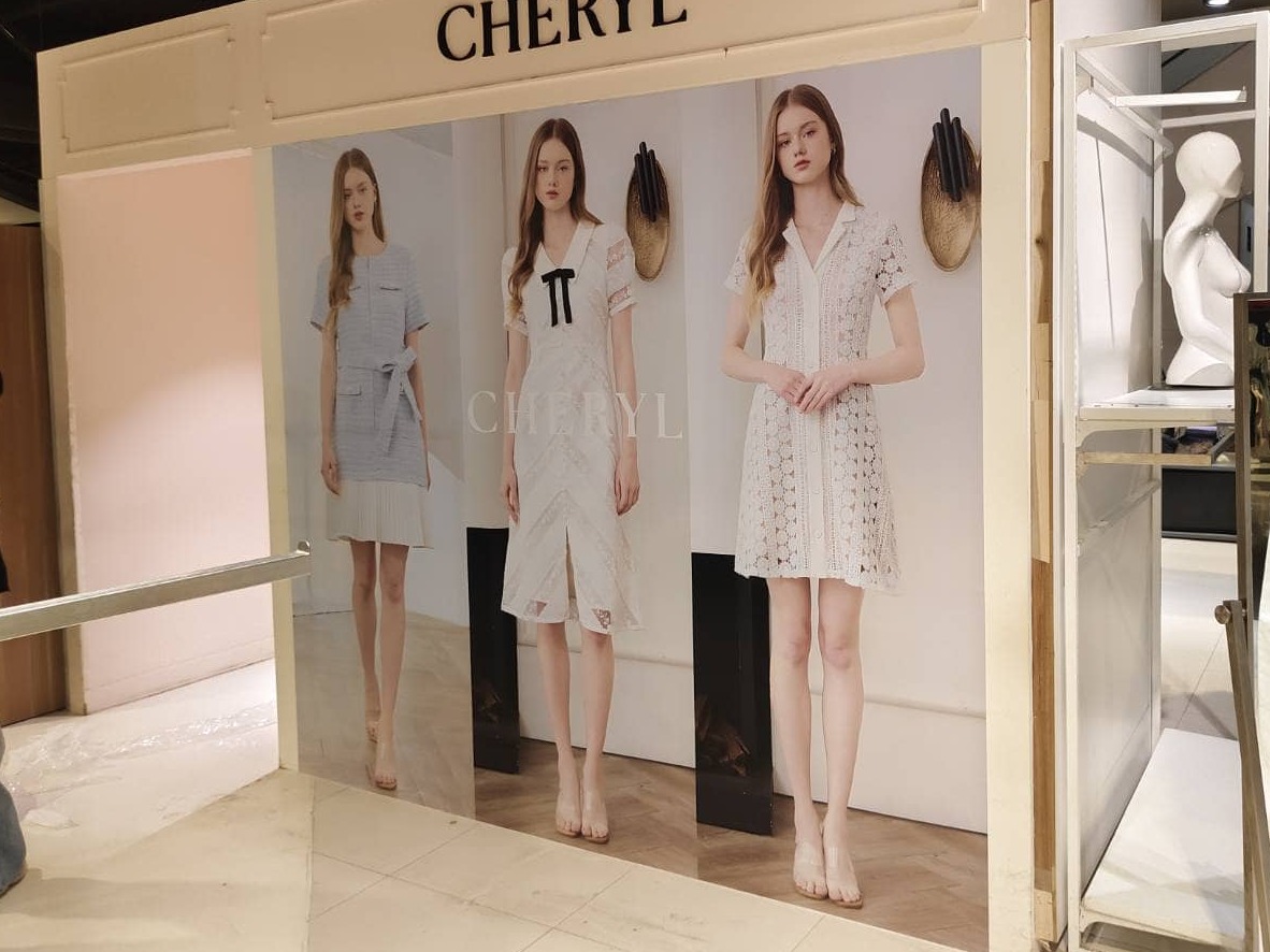 สติ๊กเกอร์ติดผนังโฆษณา