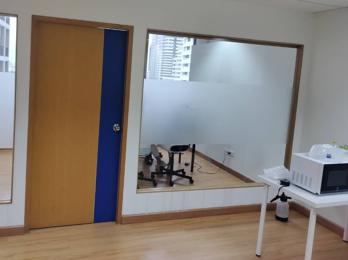 สติ๊กเกอร์ฝ้าสำนักงาน