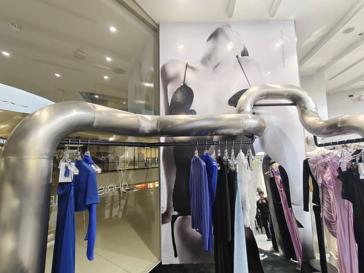 สติ๊กเกอร์โฆษณาตกแต่งร้านเสื้อผ้า