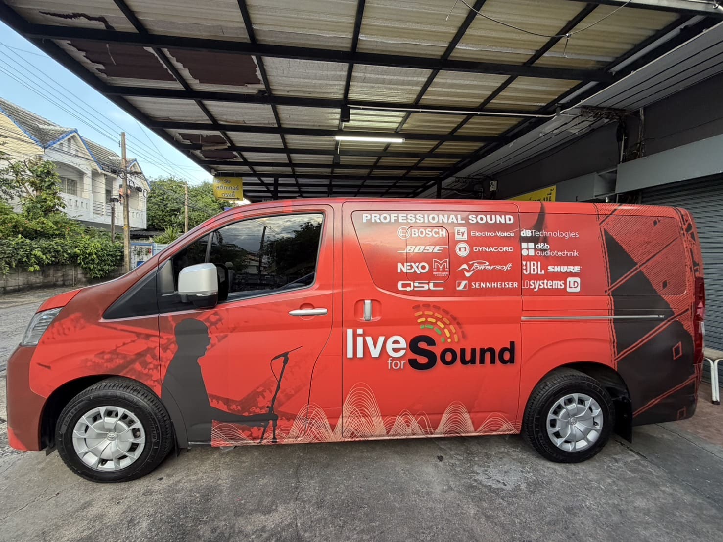 สติ๊กเกอร์โฆษณาติดรถตู้ ขนส่งผู้โดยสาร