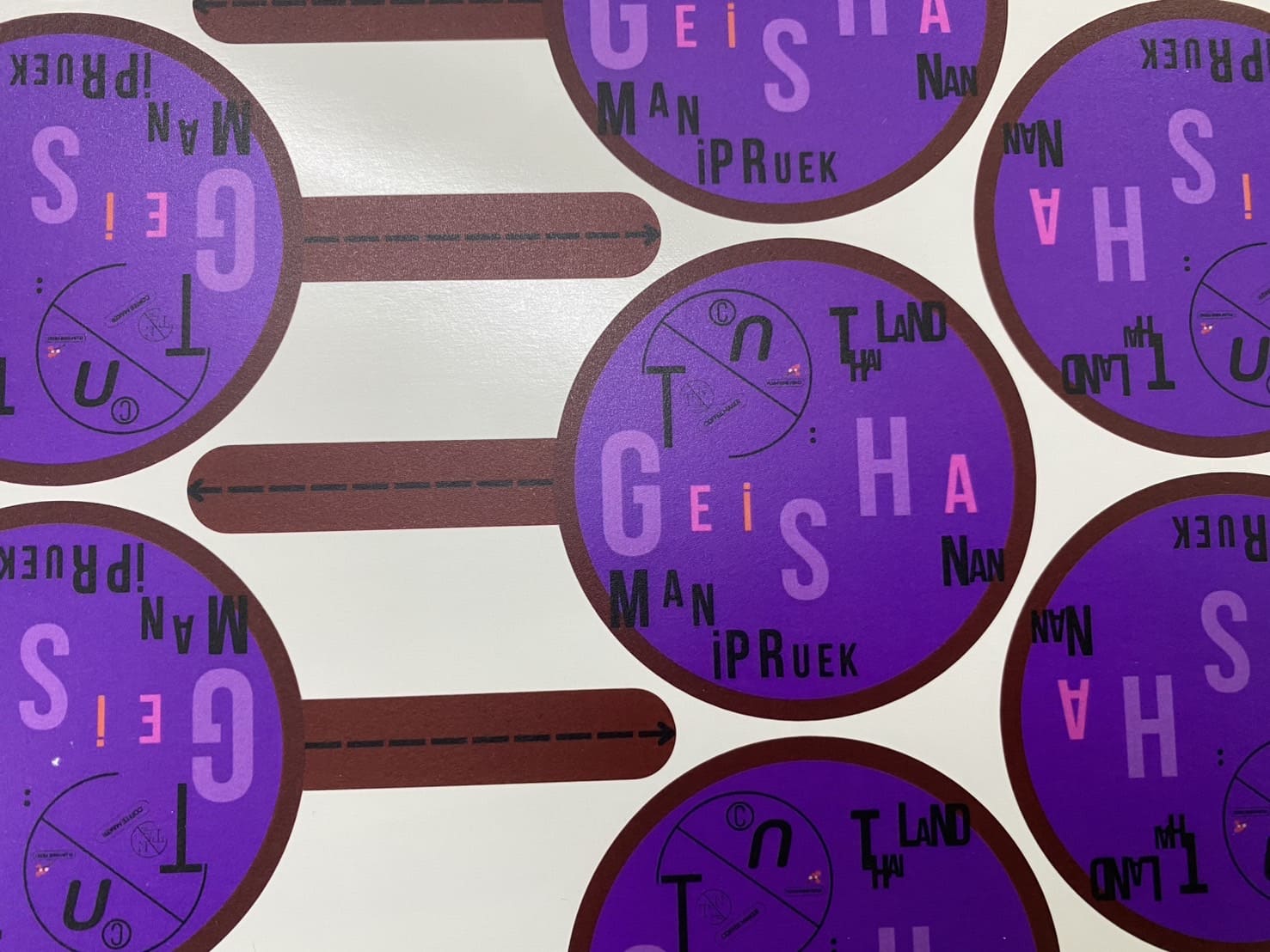 สติ๊กเกอร์โลโก้ติดบรรจุภัณฑ์สินค้า