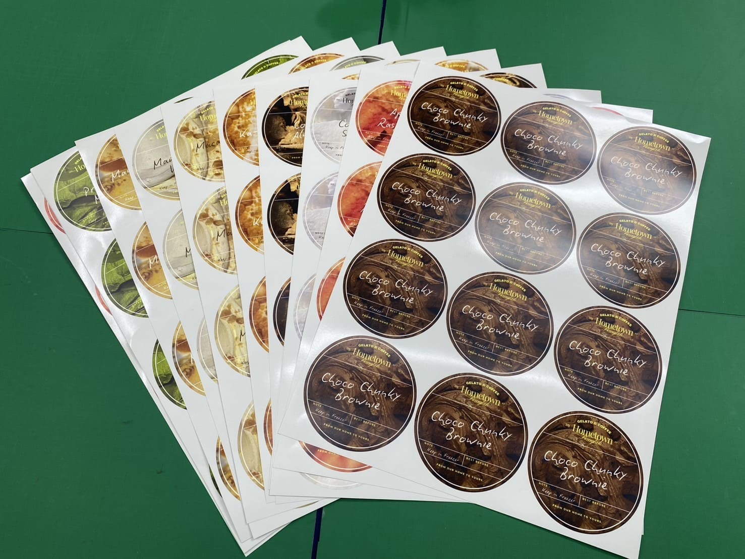 สติ๊กเกอร์ติดบรรจุภัณฑ์