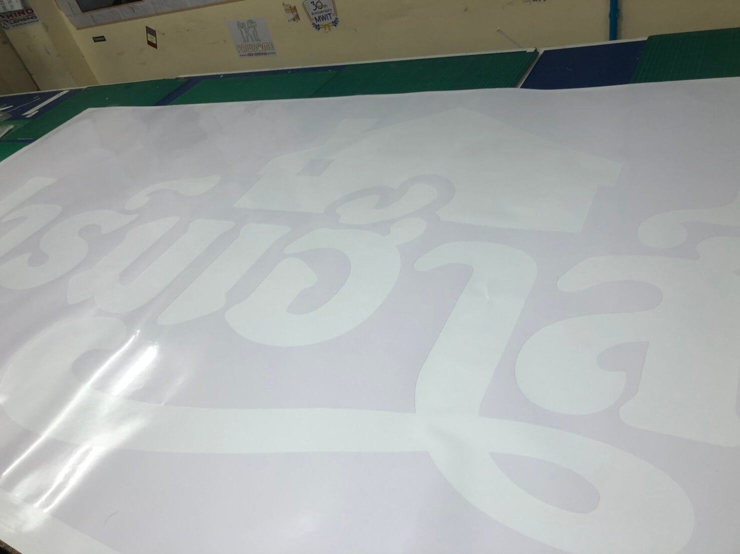 ผลิตสติ๊กเกอร์ไดคัท