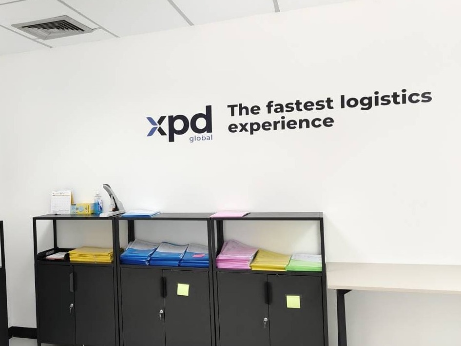 sticker ไดคัทโลโก้ ติดผนังปูน ไม่มีขั้นต่ำ