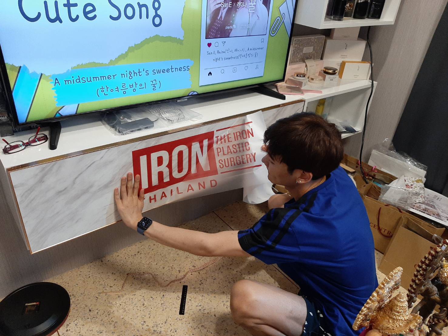 ติดตั้งสติ๊กเกอร์ตู้ล็อคเกอร์