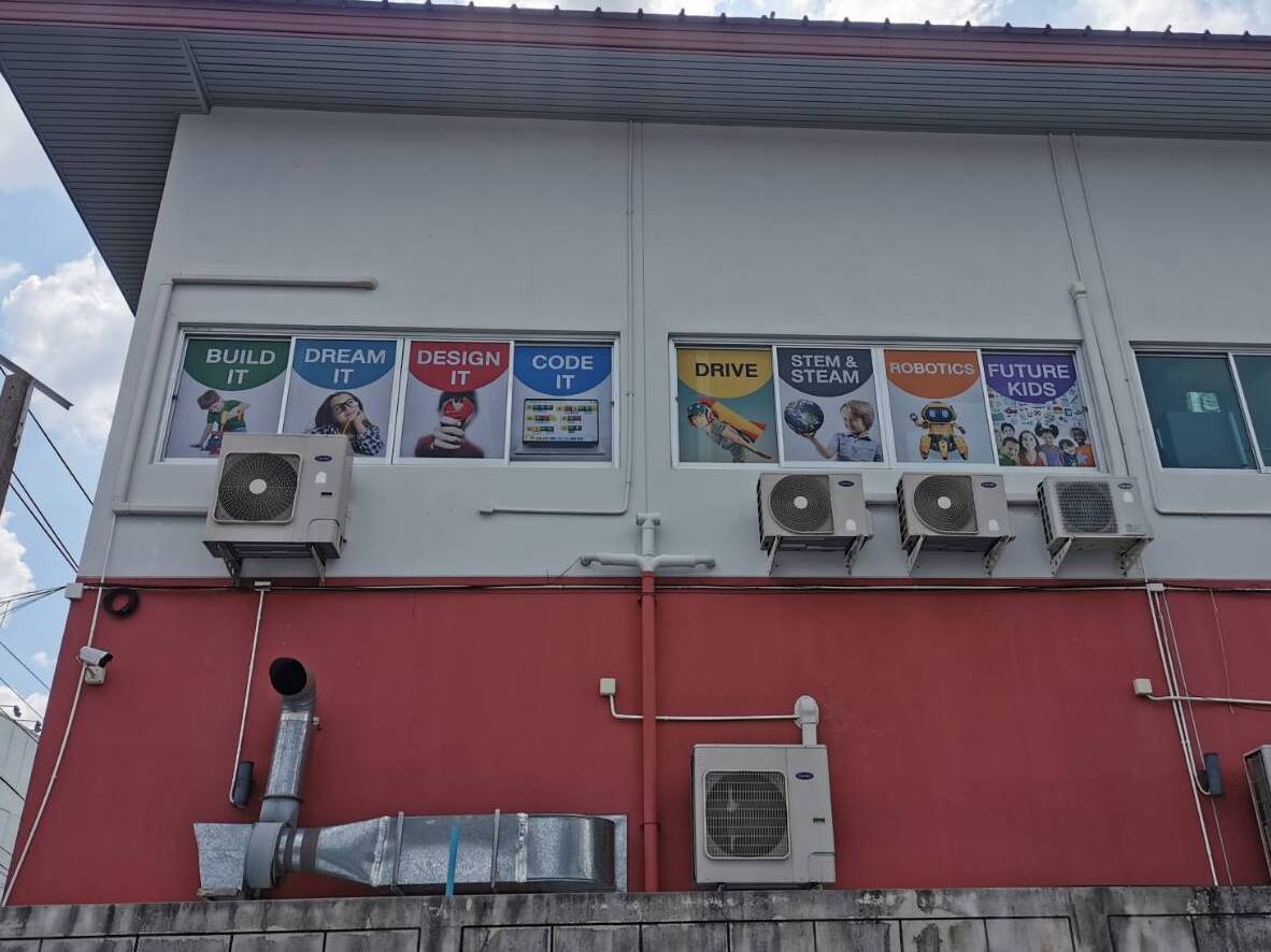 ป้าย 3M ติดกระจกอาคารสูง