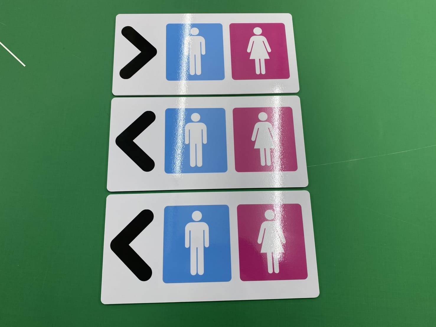 ป้ายพลาสวูดติดสติ๊กเกอร์ ราคาถูก