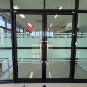 รับตัดสติ๊กเกอร์ไดคัทติดกระจก