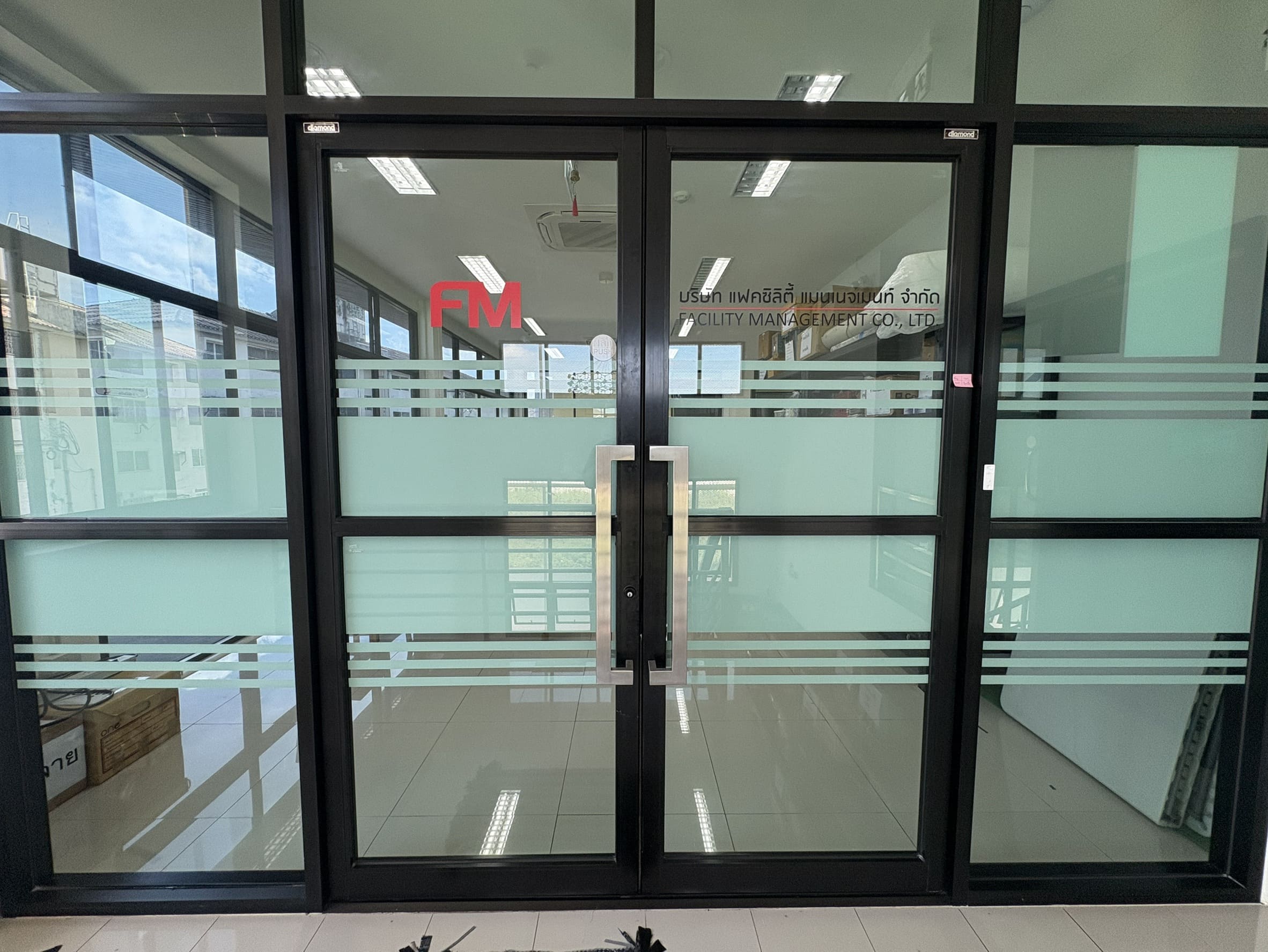 รับตัดสติ๊กเกอร์ไดคัทติดกระจก