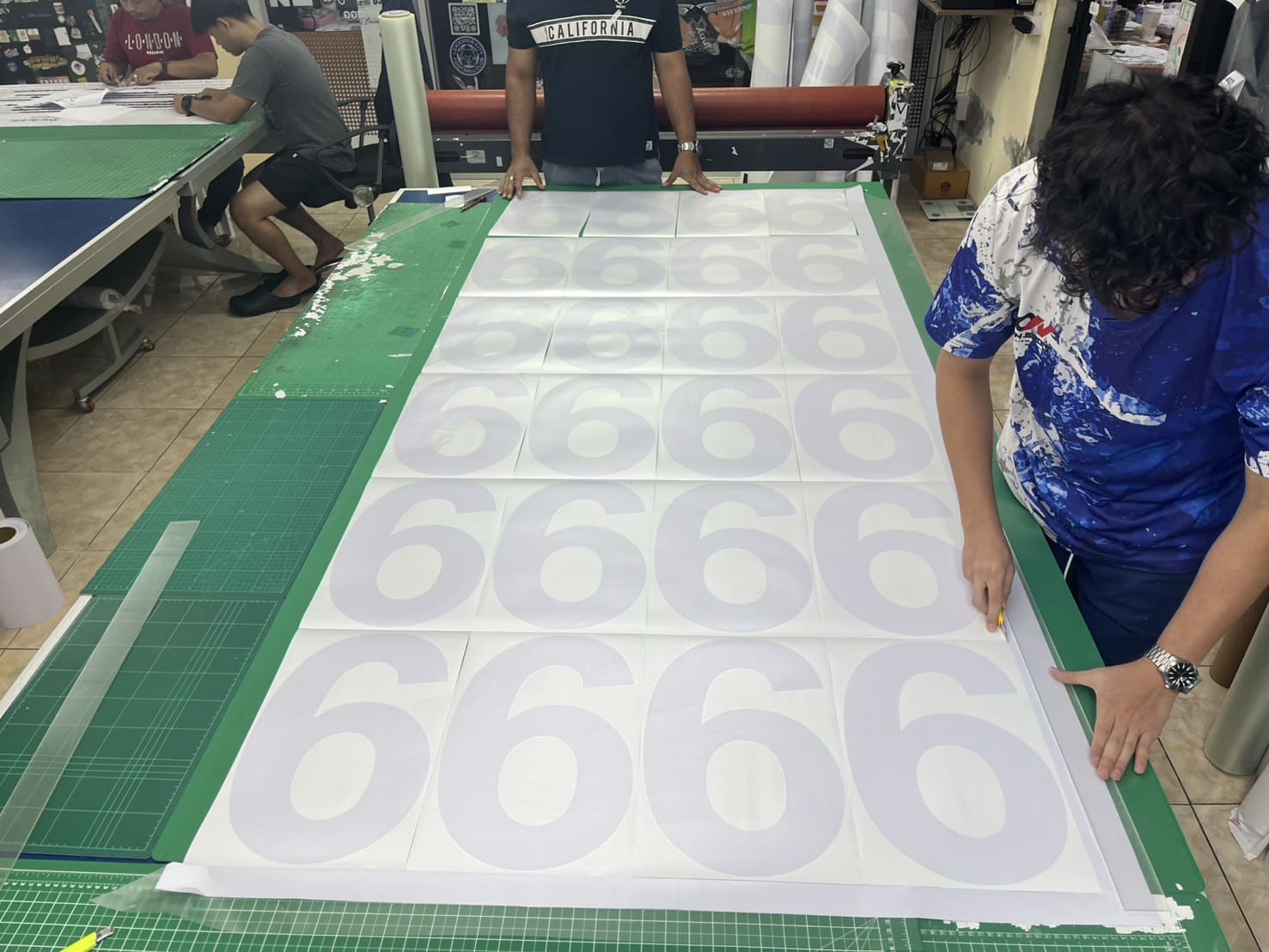 รับตัดสติ๊กเกอร์ไดคัท รอรับได้เลย