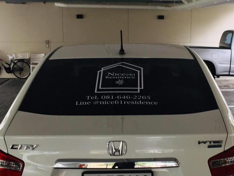 รับตัดสติ๊กเกอร์ไดคัทติดกระจกรถด่วน