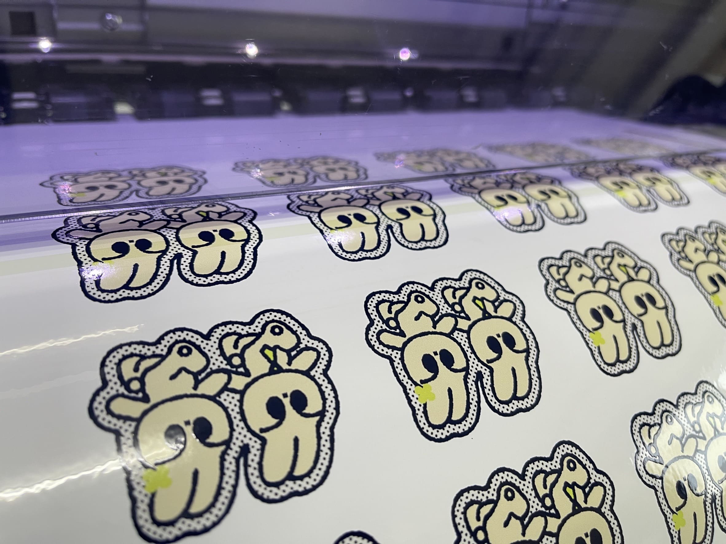 รับปริ้น sticker ไดคัท ด่วน 