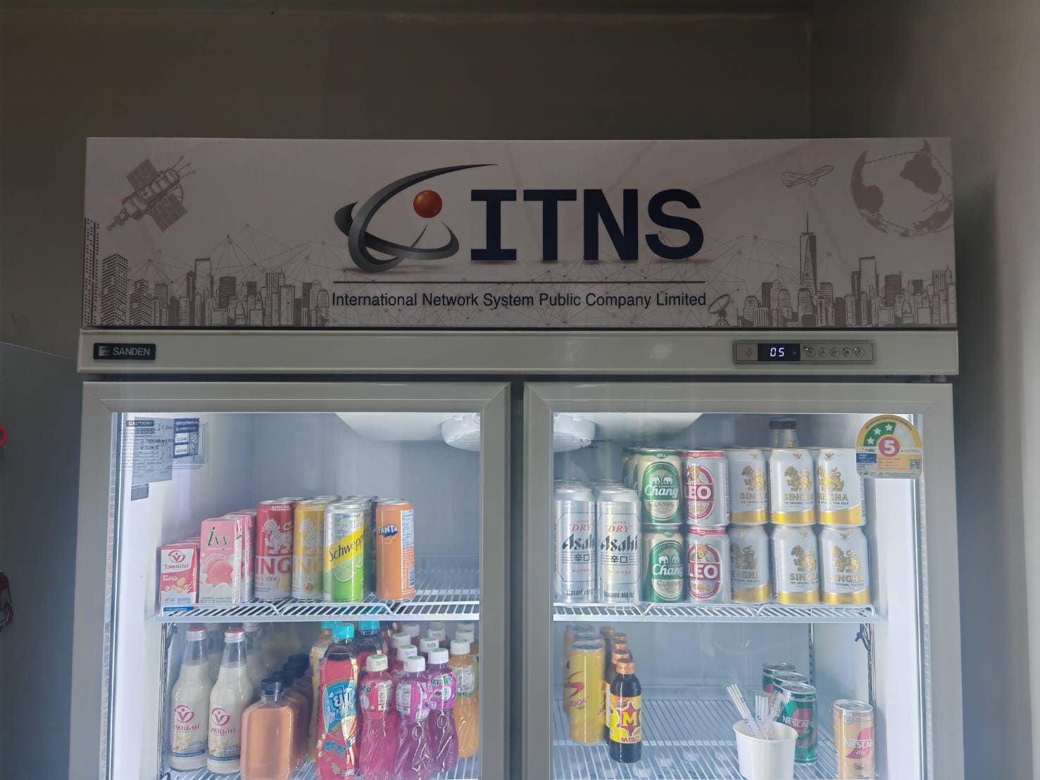 รับพิมพ์สติ๊กเกอร์ติดตู้แช่