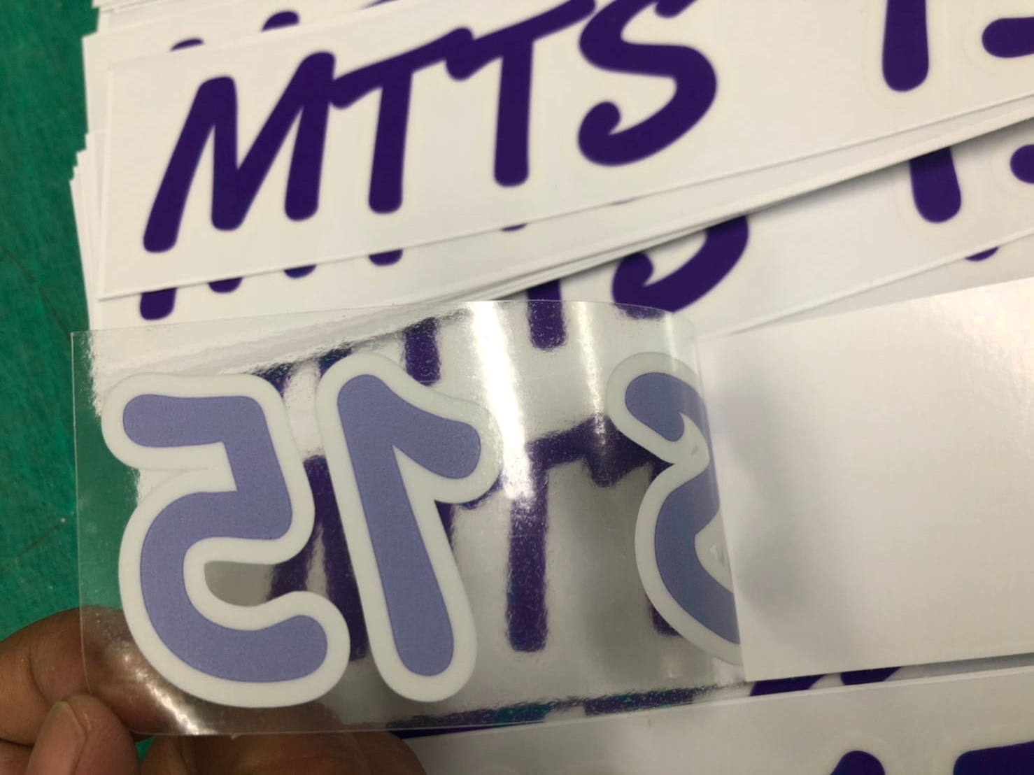 ร้านตัดสติ๊กเกอร์ด่วนใกล้ฉัน 