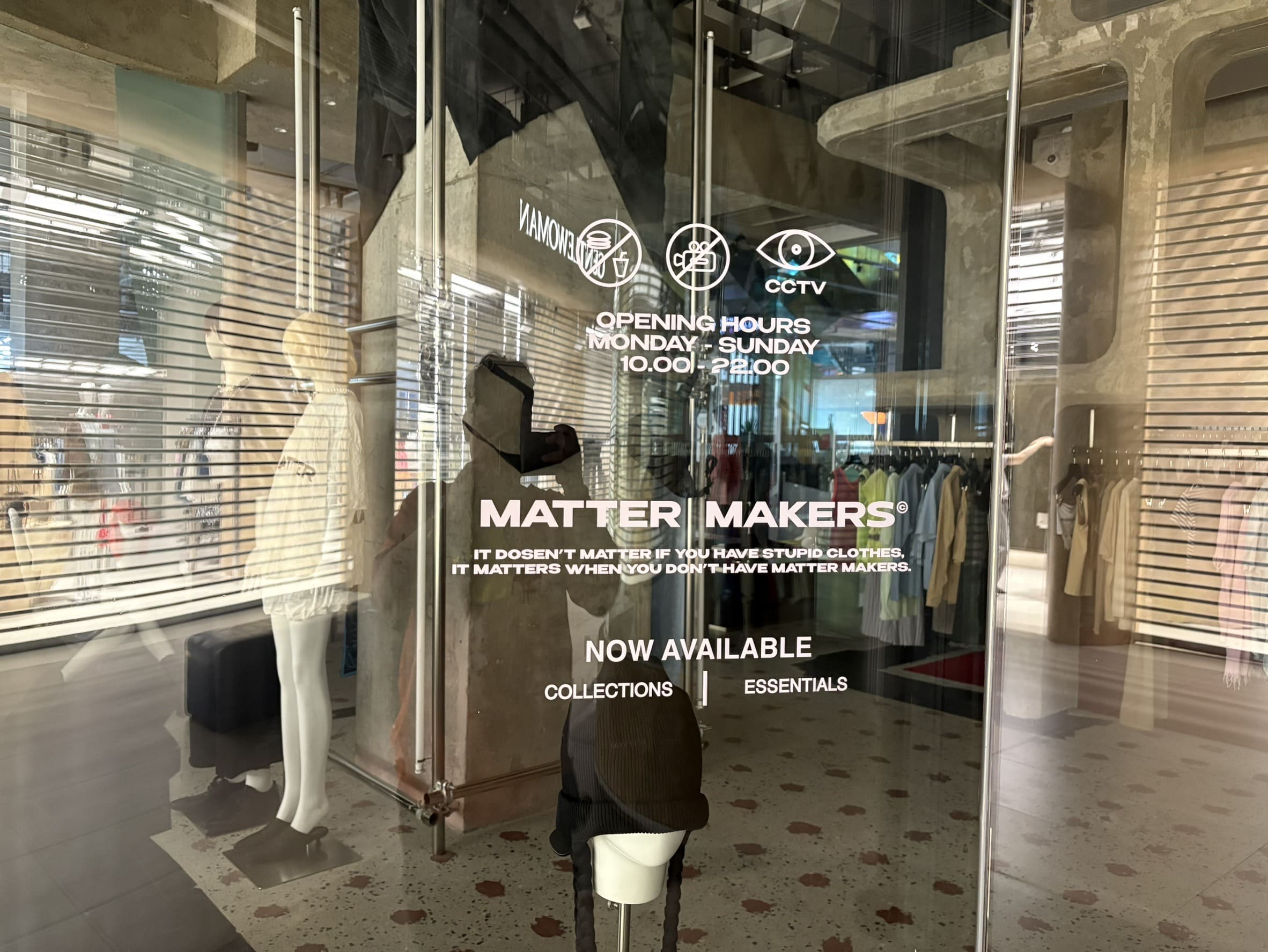 ร้านสติ๊กเกอร์ไดคัทติดกระจก