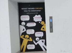 สติ๊กเกอร์ติดลิฟท์