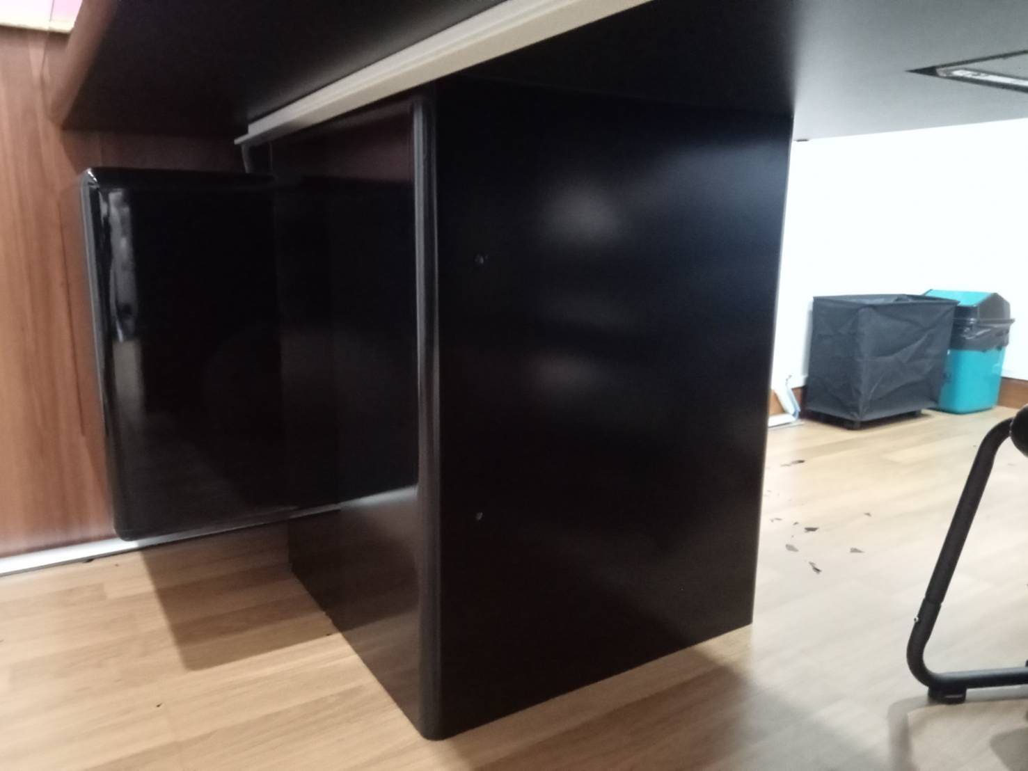 สติ๊กเกอร์ติดตู้ล็อคเกอร์แบบทึบแสง