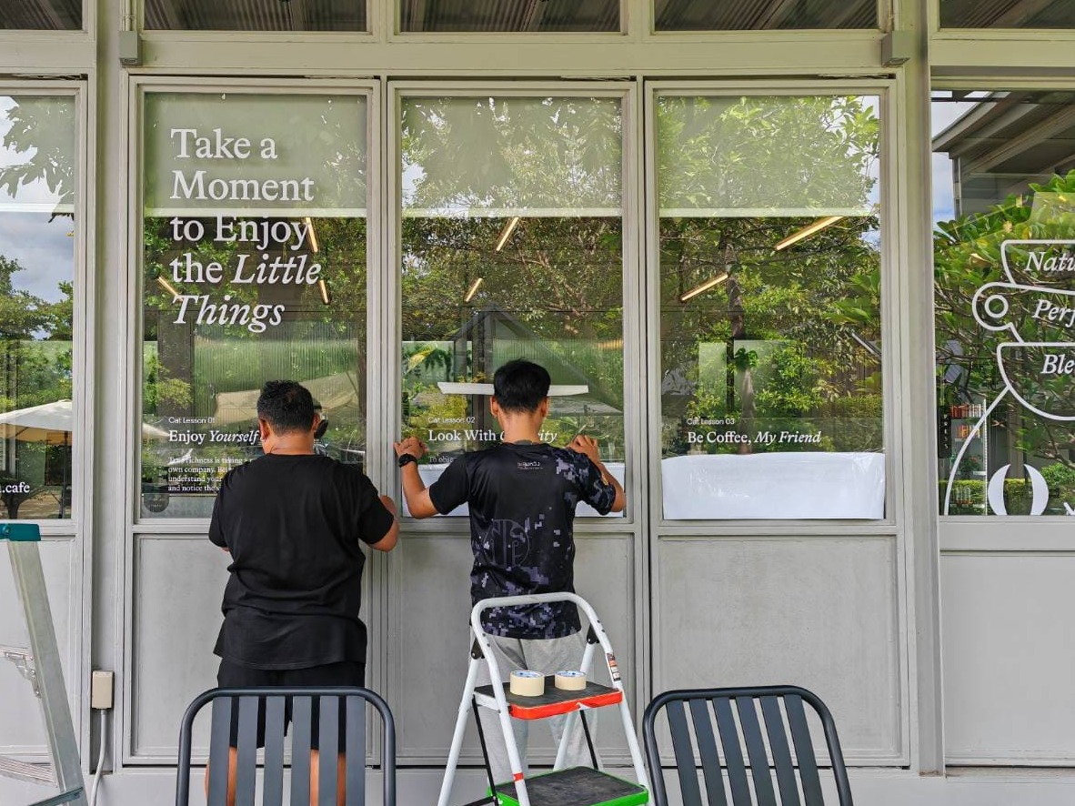 สติ๊กเกอร์ไดคัทติดกระจกหน้าร้าน พร้อมติดตั้ง