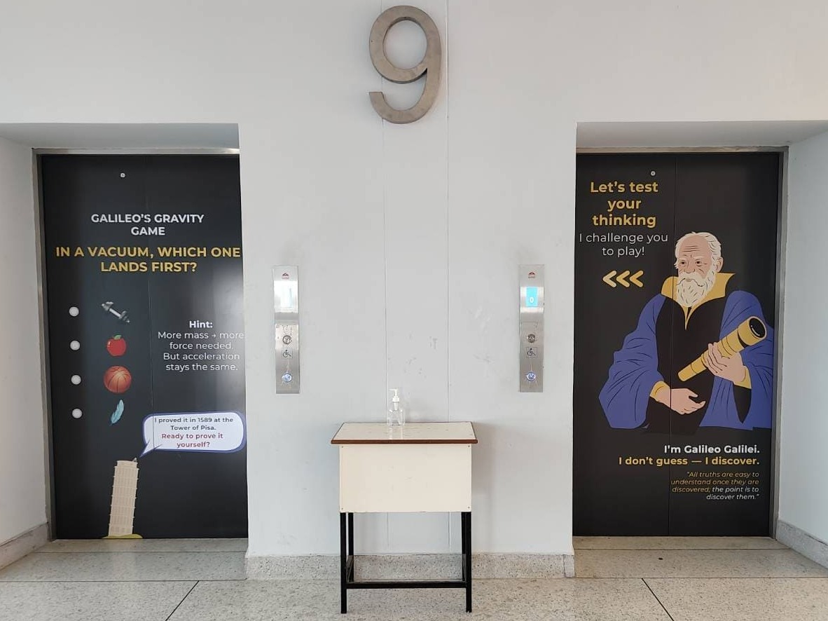 ออกแบบสติ๊กเกอร์ติดประตูลิฟท์